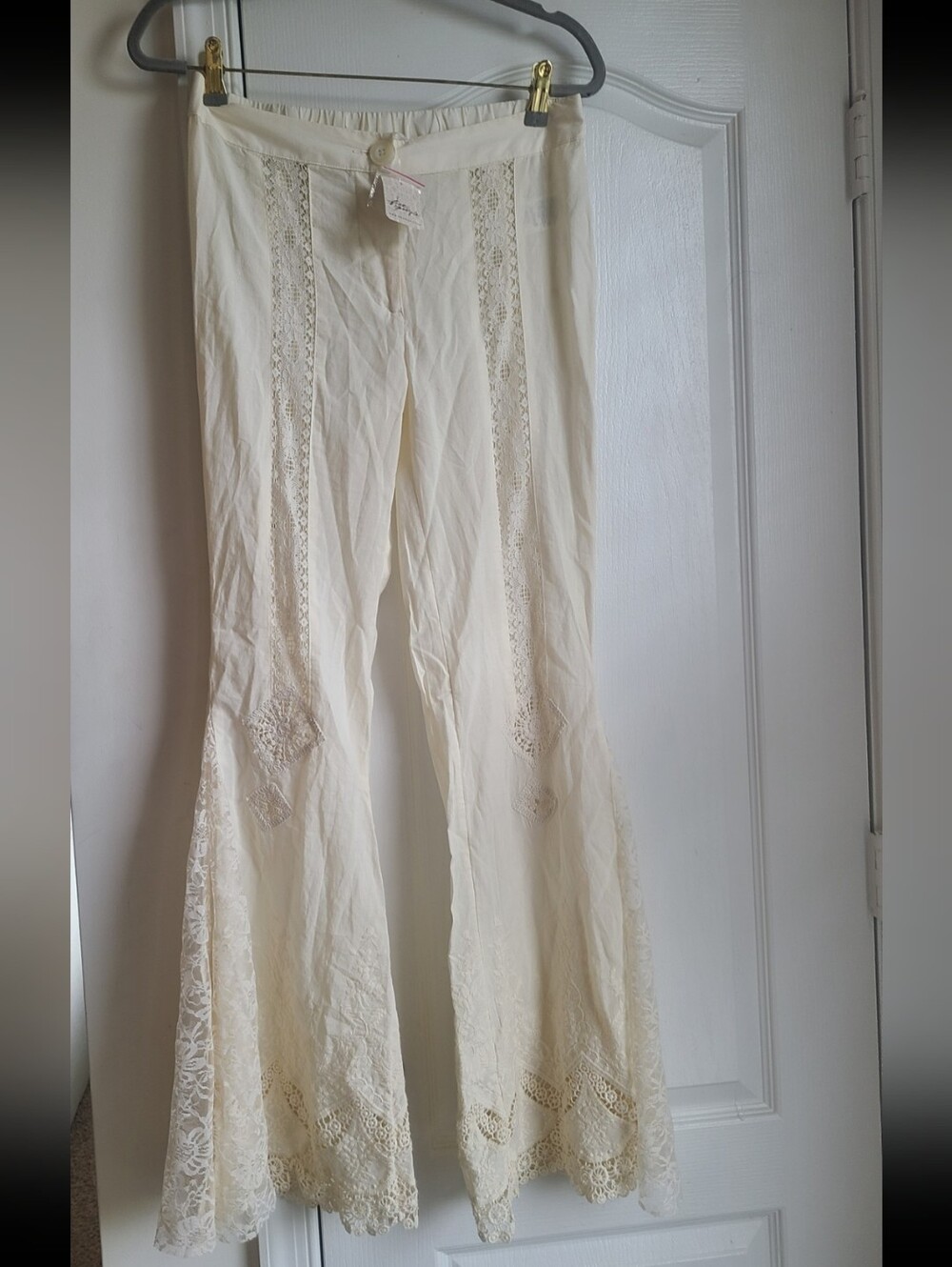Aliyah Lace Flare Pants | Size 6 - Picture 10 of 10